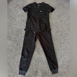 FIGS black jogger set size small